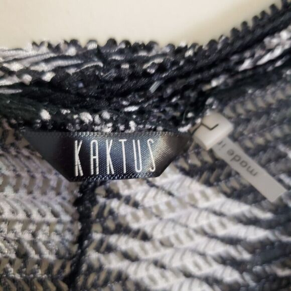 KAKTUS Tunic Size Large Asymmetric Handkerchief Hem black/white Top Mesh Scoop - Picture 7 of 13